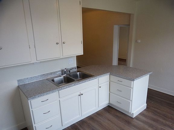 5th image of 306 W 1st St #11