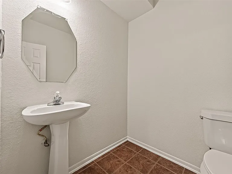 6118 Breezy Hollow Ln — Photo 26