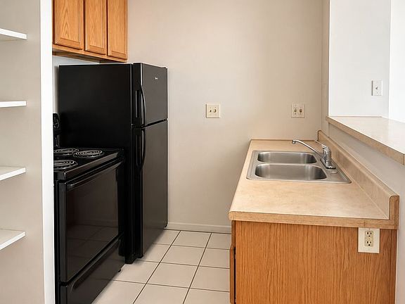 3rd image of 1921 Maple Ave #10
