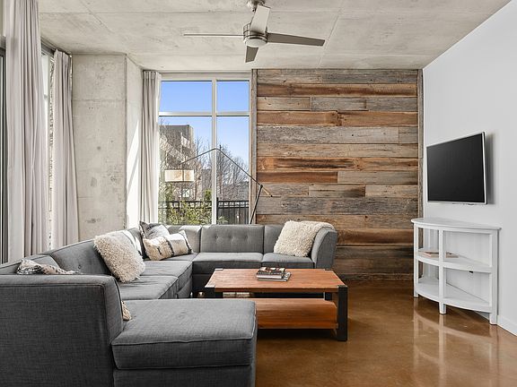 4th image of 600 12th Ave S APT 313