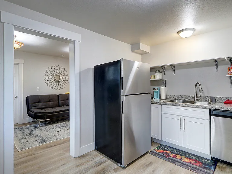 1522 Taylor Ave N #B — Photo 3