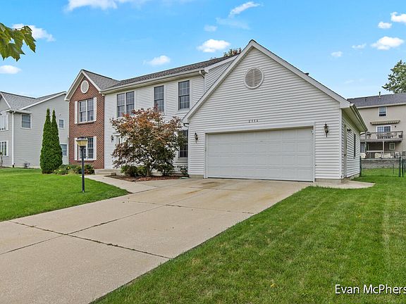 3rd image of 2114 Gettysburg Dr SE