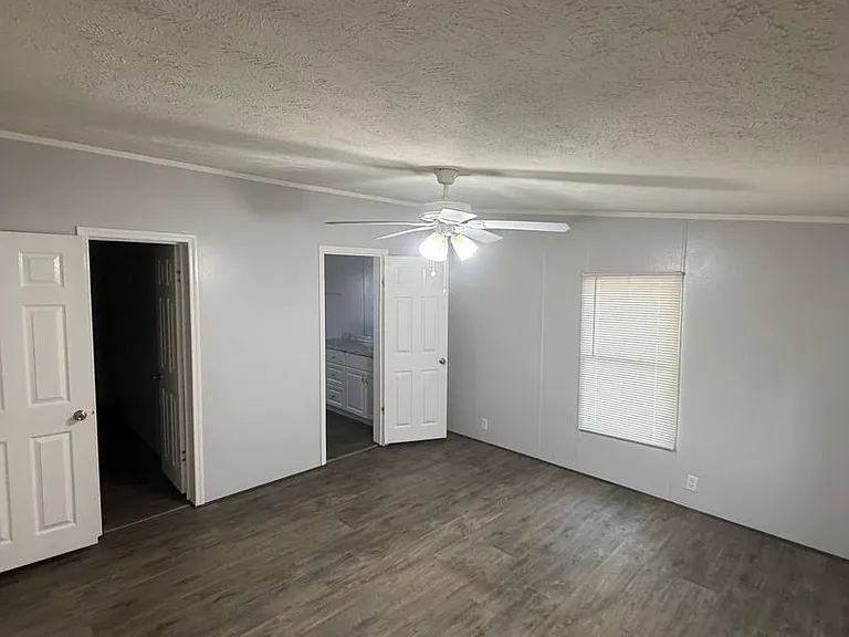 1105 S Rogers St — Photo 51