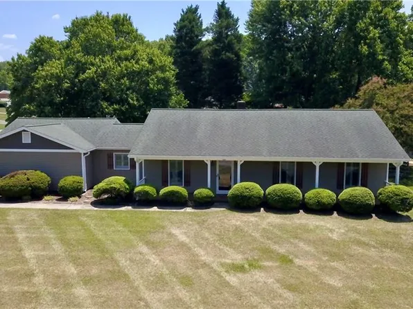 162 Rockford Rd, Kernersville, NC 27284