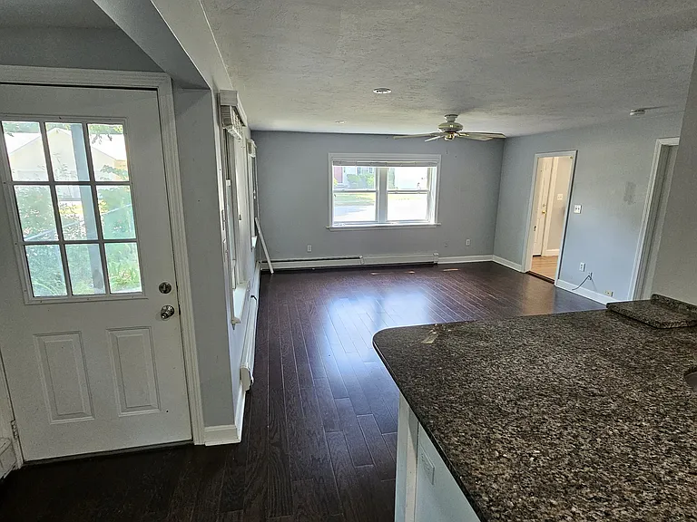 13 Otis St — Photo 2