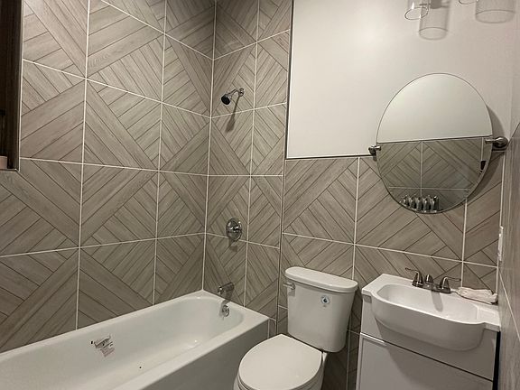4th image of 2859 W 24th Blvd #1R