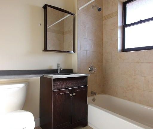 5th image of 4409 N Wolcott Ave APT 3A