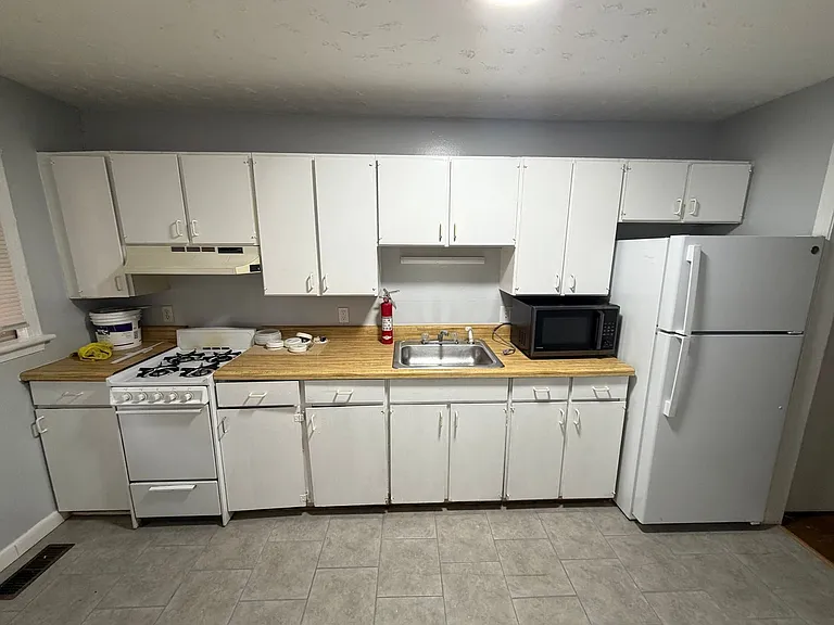 3328 Ellwood Ave.* — Photo 10