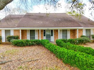 307 S Market St, Louise, TX 77455