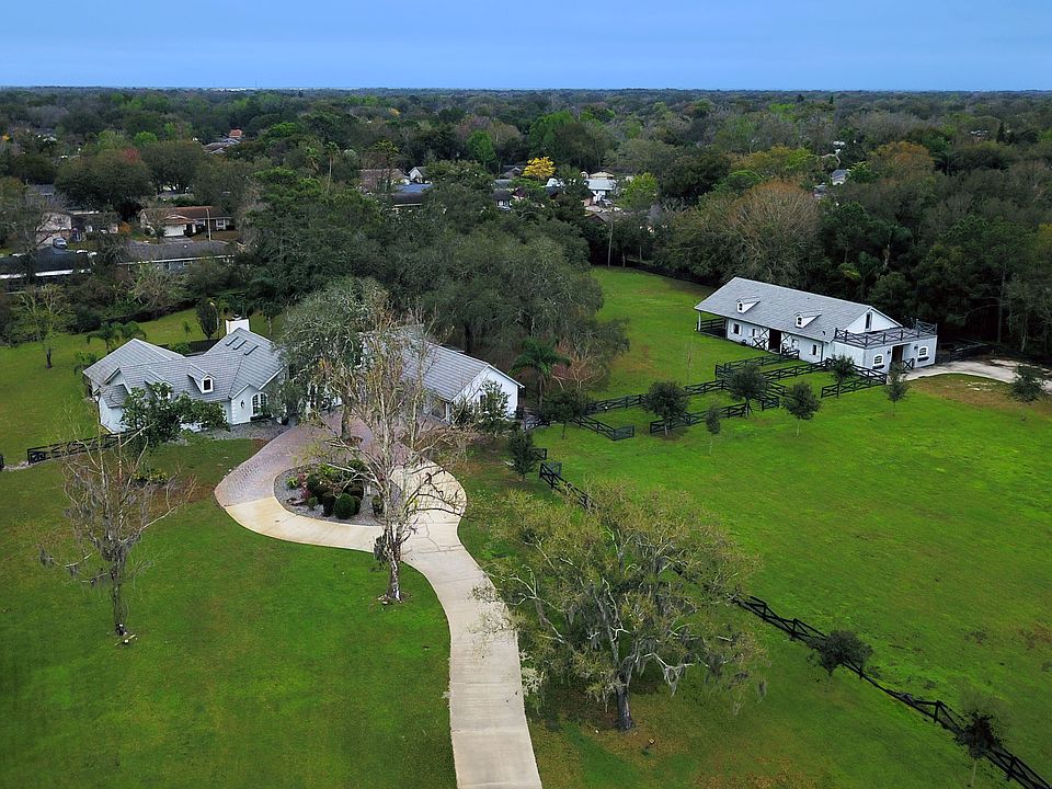 1st image of 610 Tina Ln
