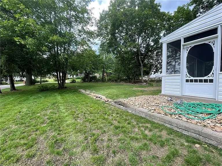 7800 Perry Hwy — Photo 23
