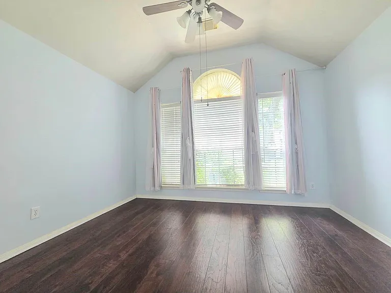 2634 Shelby Dr — Photo 9