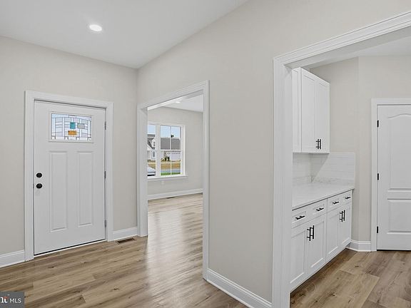 4th image of 63 Beacon Cir