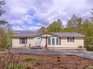107 Willow Peak Rd, Hendersonville, NC 28739