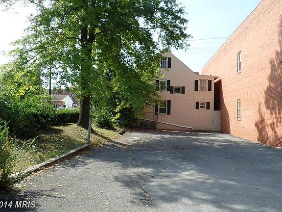 2nd image of 130 W Burke St
