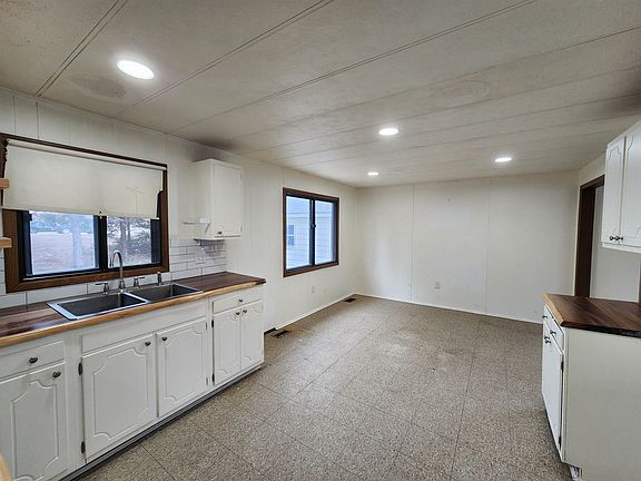 3rd image of 289 W Norway St