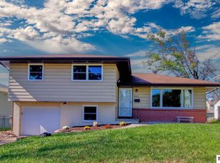 8222 Decatur St, Omaha, NE 68114