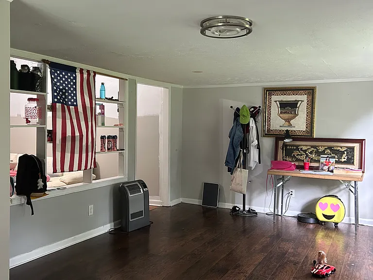 2732 S Bamby Ln — Photo 2