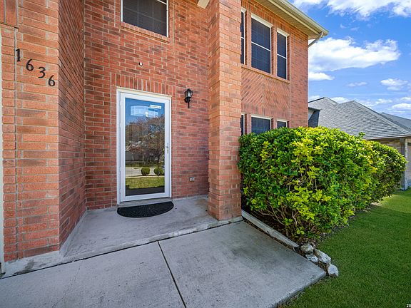 4th image of 1636 Yucca Park
