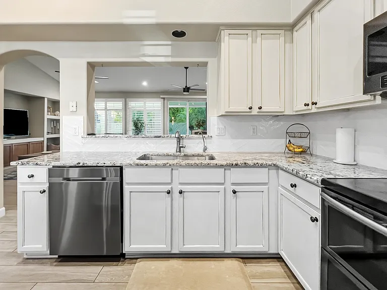 680 N Cordoba Ave — Photo 19