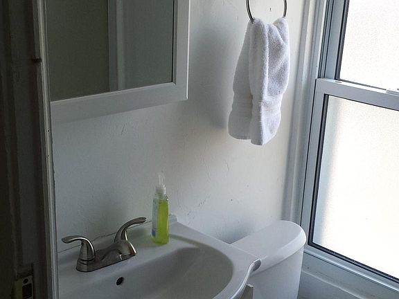 Bath room with Stand up shower