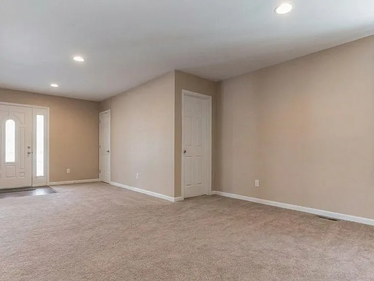 1375 Lesher Ave — Photo 7