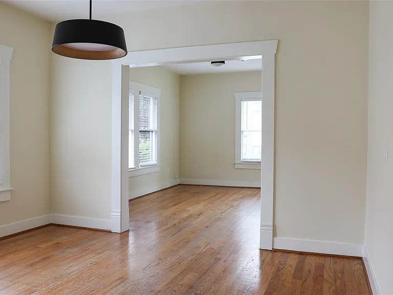 220 W 16th St — Photo 6