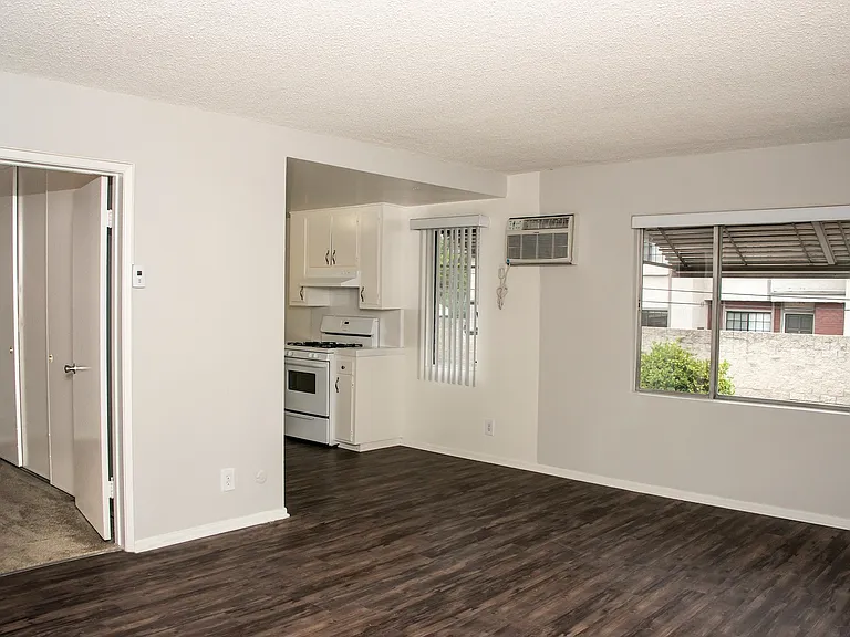 420 Burchett St — Photo 20