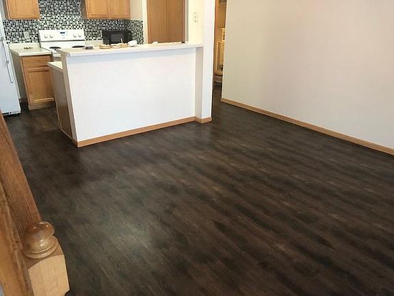 3rd image of 3706 Vermilion Ct S