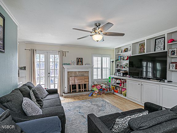 5th image of 712 Pebble Beach Pl