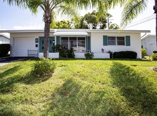 9237 140th Ln, Seminole, FL 33776