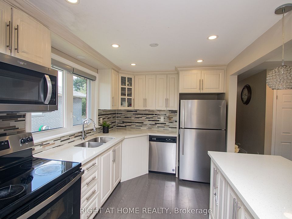 1st image of 65 Bridgenorth Cres
