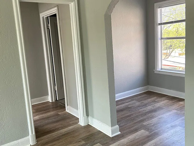 403 W Hollywood Ave #3 — Photo 3