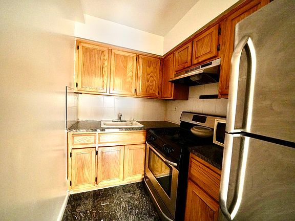 4th image of 29-17 31st Ave #1C