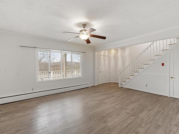 5th image of 524 Merrimack St