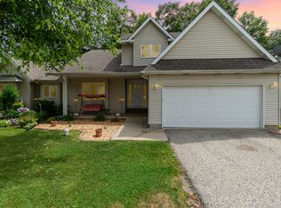 2408 Primrose Dr, Valparaiso, IN 46383