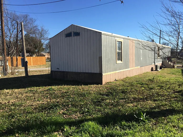 725 N Ash Ter #8 — Photo 8