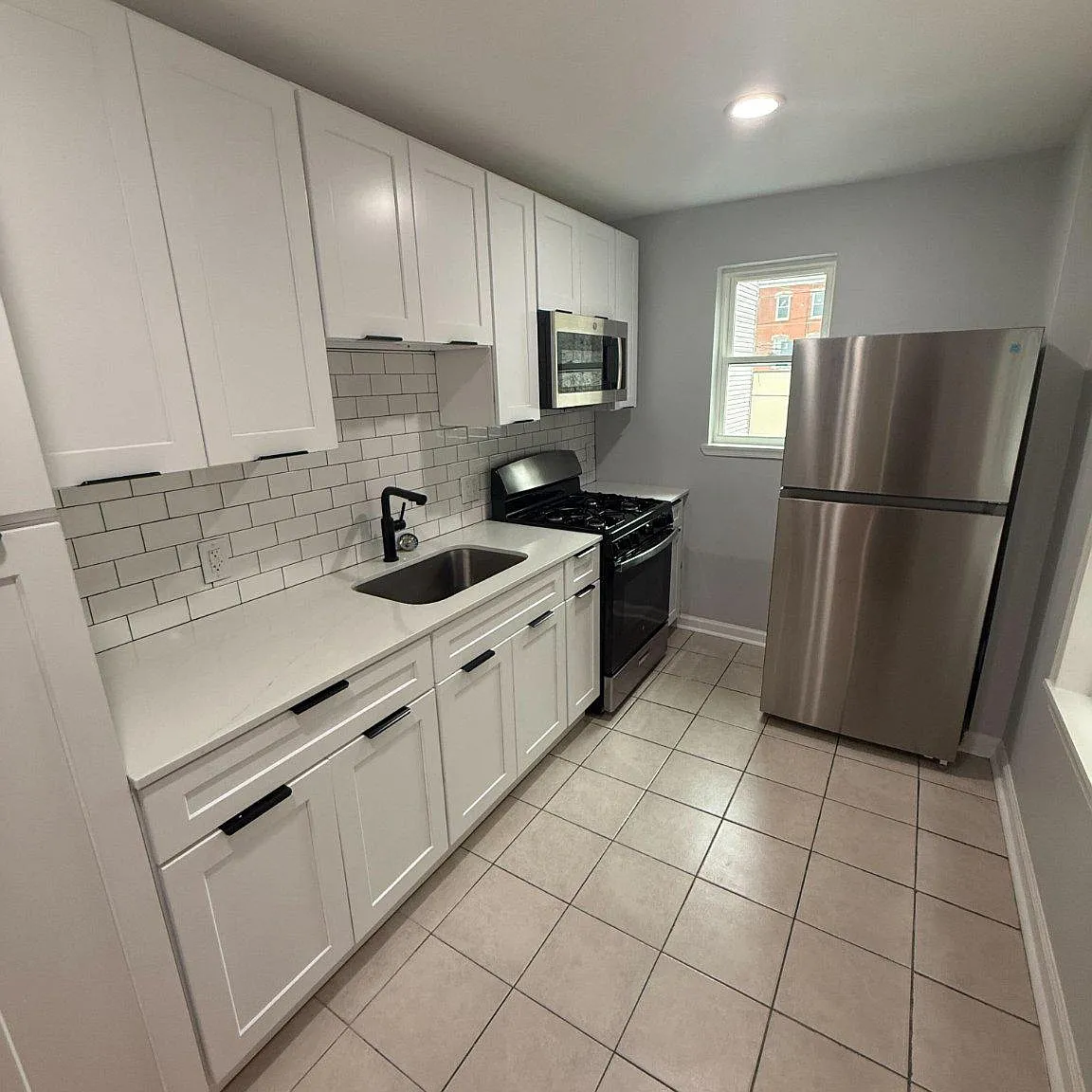 Studio, 1.0 bath, 671 sqft, $1,450 — Photo 2