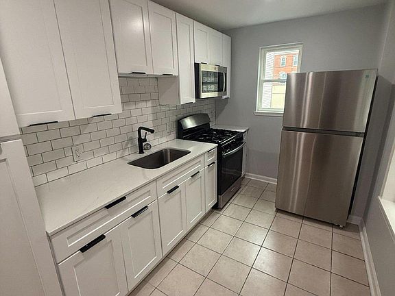 2nd image of 1734 W Girard Ave APT 3