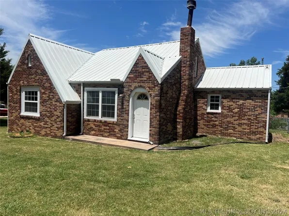 205 Creek Ave, Fort Gibson, OK 74434