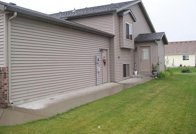 1st image of 529-32 1/2 St N