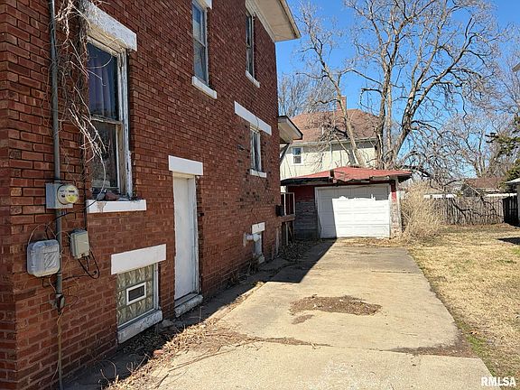 5th image of 905 E South St
