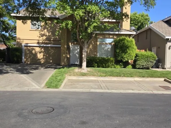 2249 Fallwater Ln, Carmichael, CA 95608