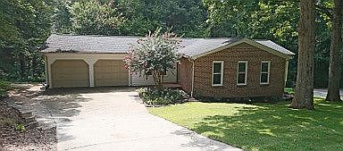1st image of 114 E Woodburn Dr