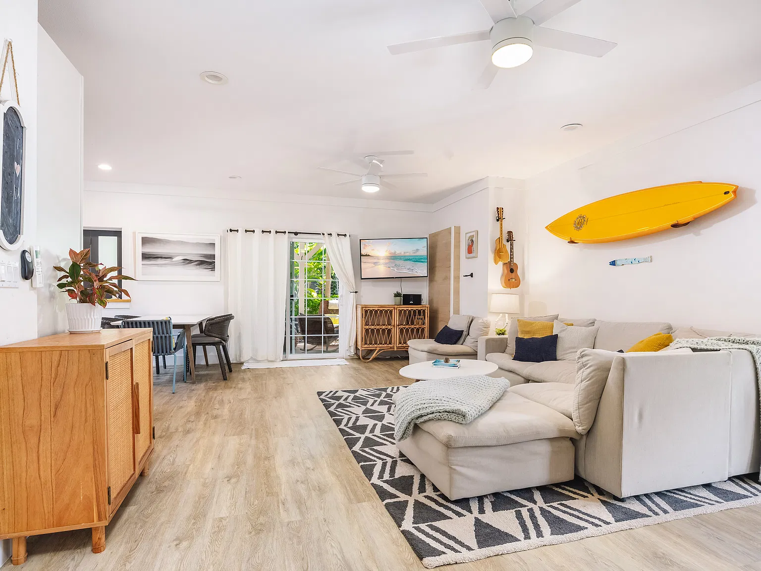 3 bed, 1700 sqft, $7,750 — Photo 1