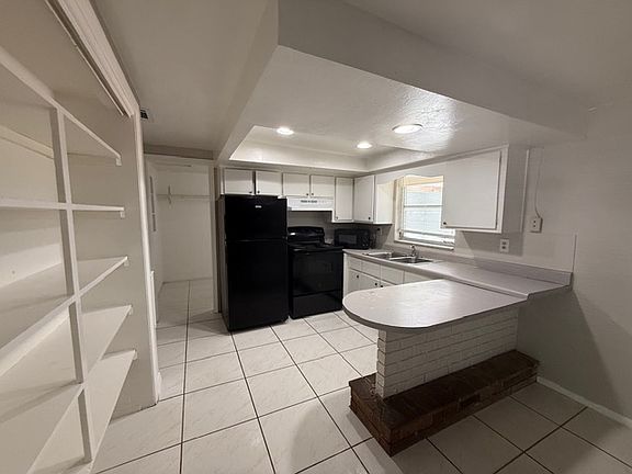 3rd image of 2616 Harmony Ave