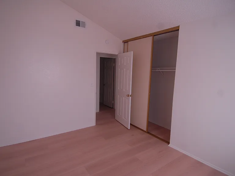 39440 Avignon Ln — Photo 14