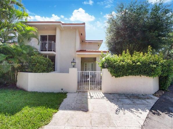 4117 Alhambra Cir #4117