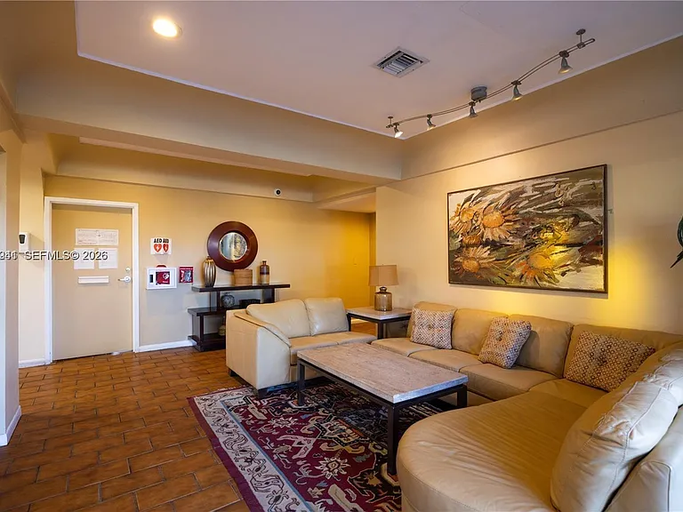 1600 SE 15th St #601 — Photo 5