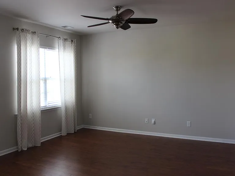 9938 Evergreen Terrace Dr — Photo 4
